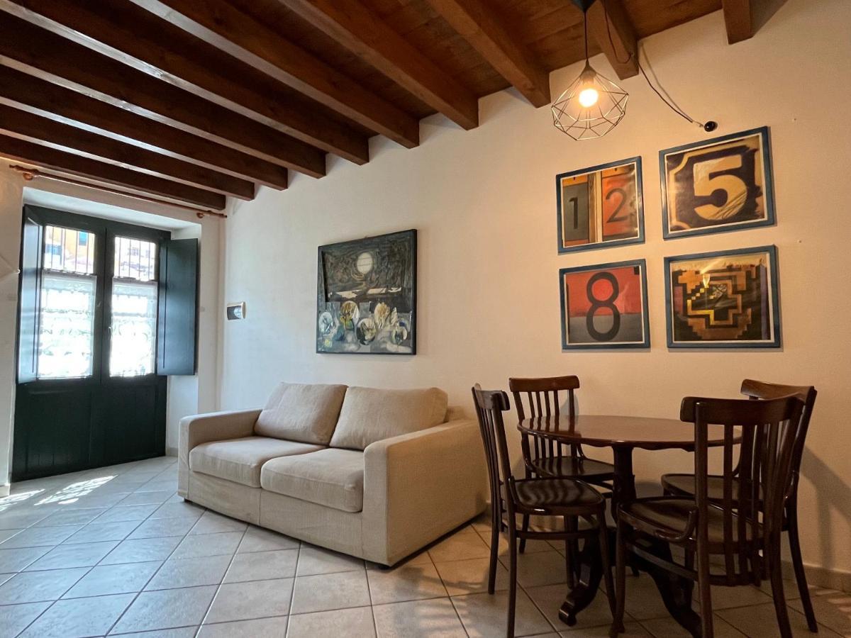 La Casa Gialla Cagliari Exterior foto